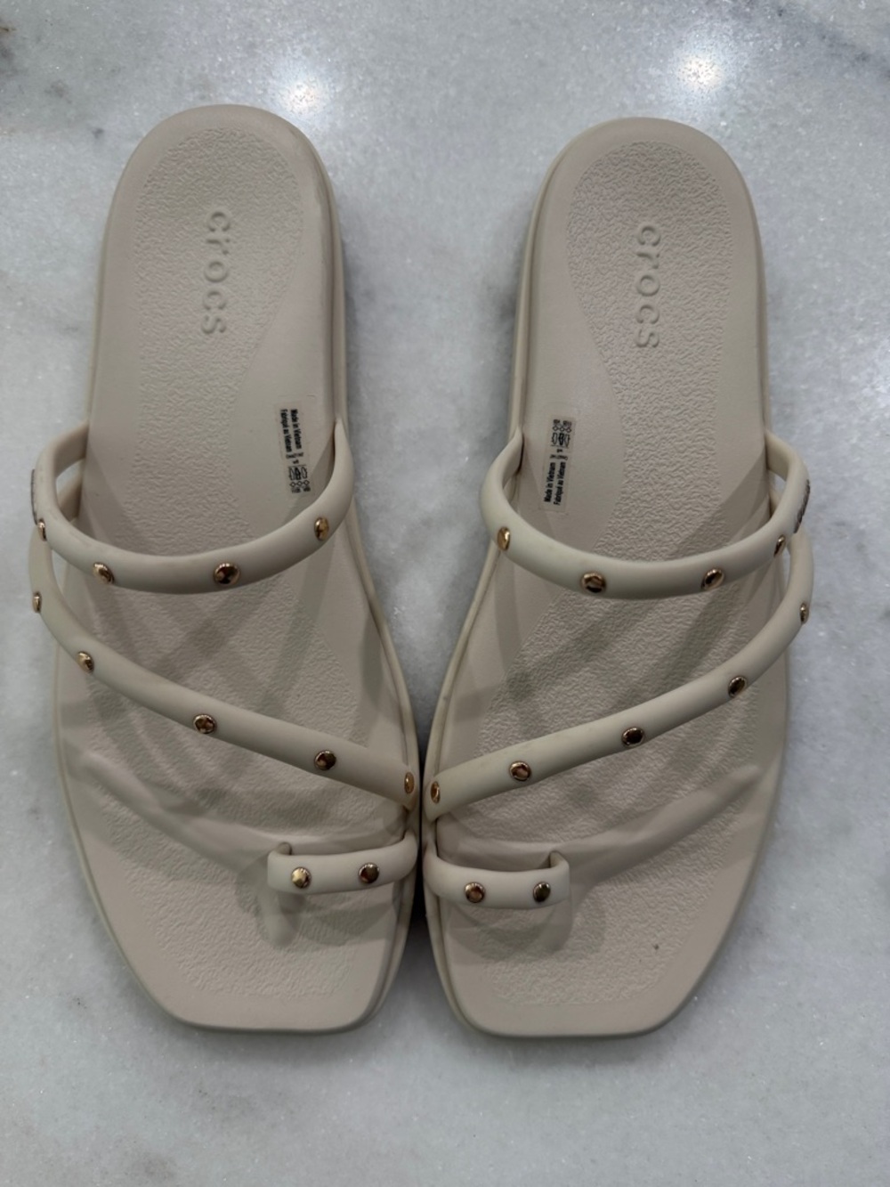 CROCS Women’s Miami toe loop Sandals